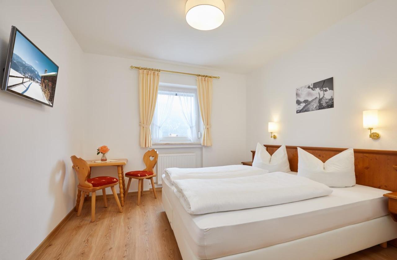 Hotel Garni Zugspitz Farchant Exterior foto