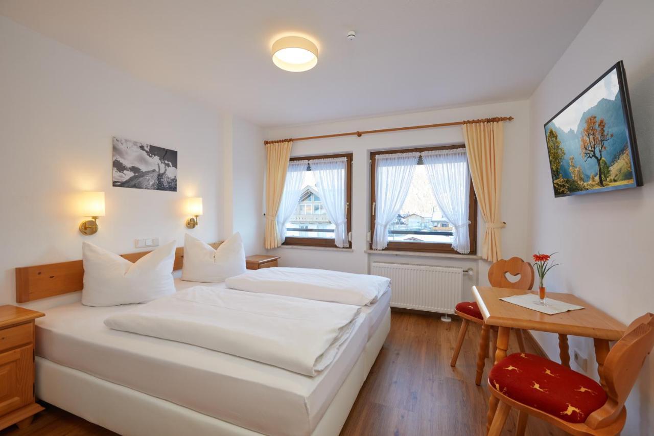Hotel Garni Zugspitz Farchant Exterior foto