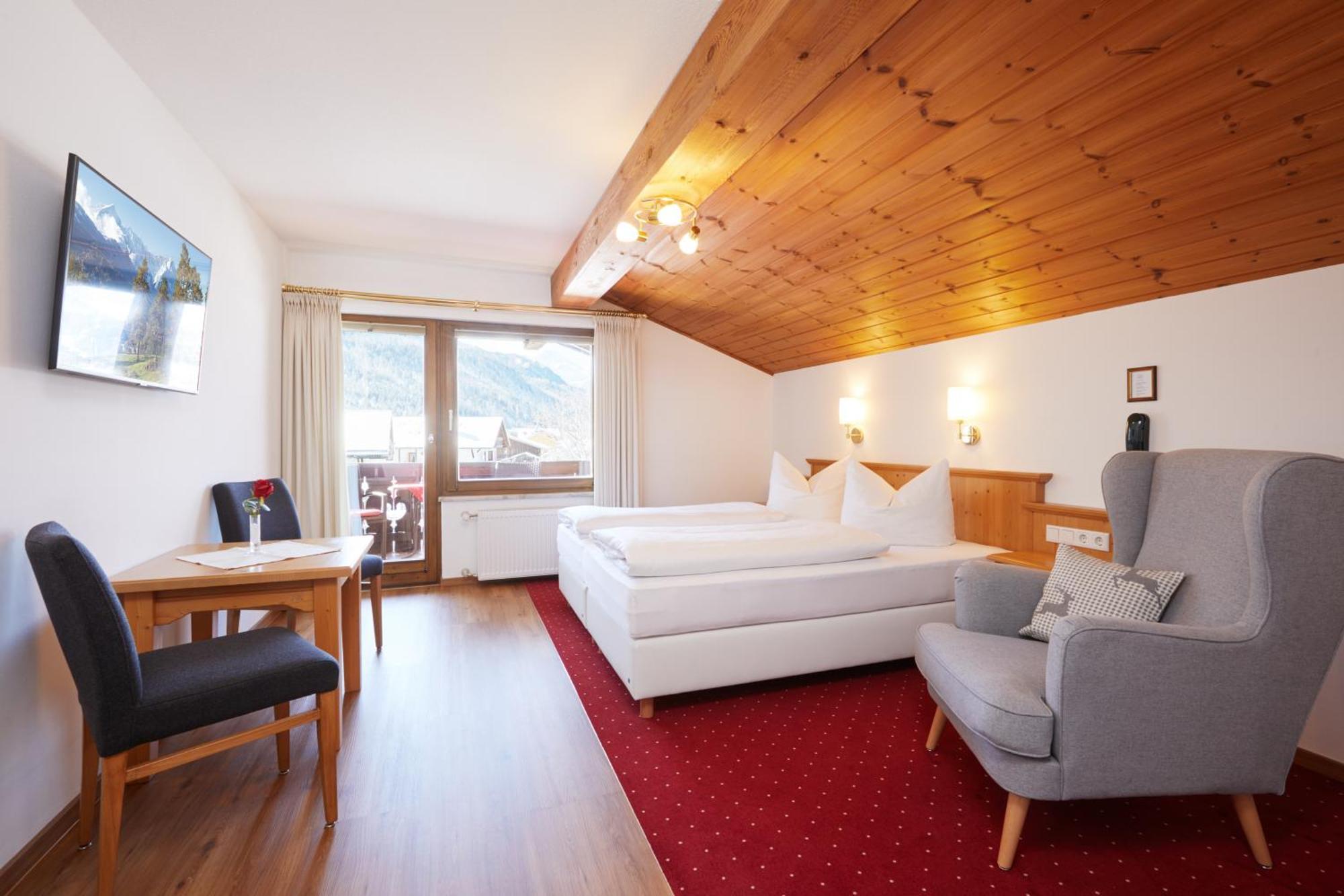 Hotel Garni Zugspitz Farchant Exterior foto