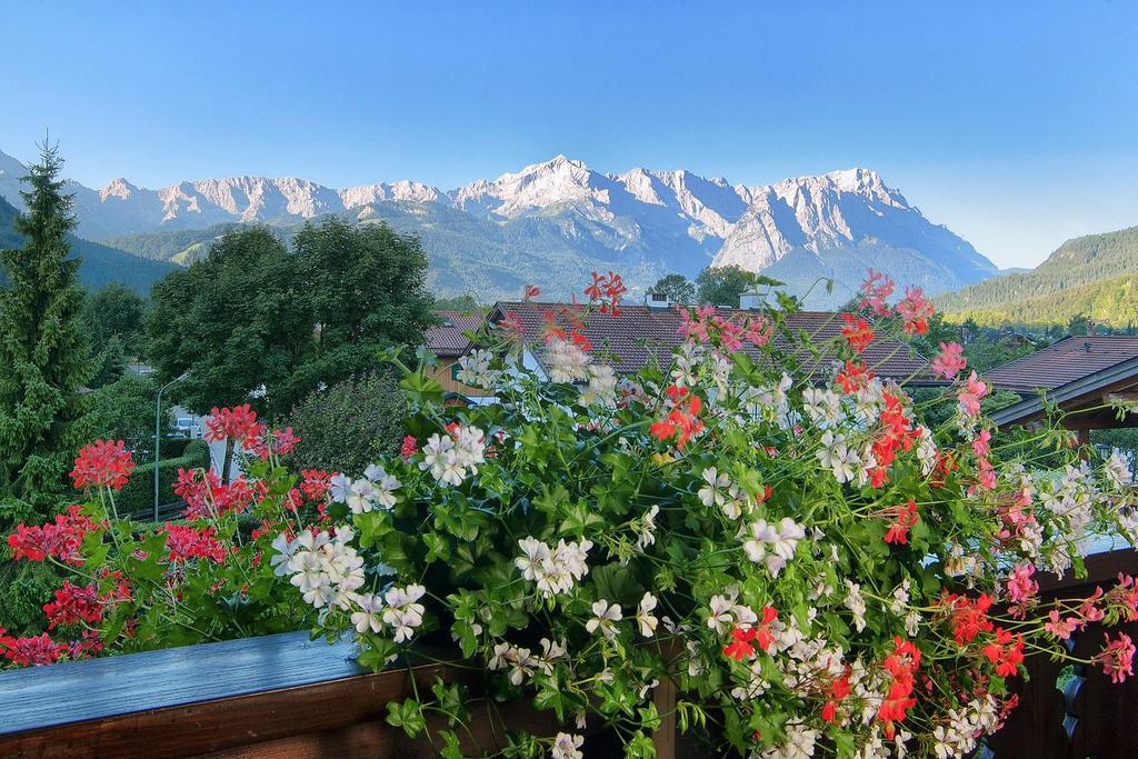 Hotel Garni Zugspitz Farchant Exterior foto